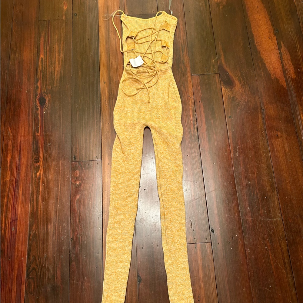 Yellow jumpsuit (Nvr Worn)